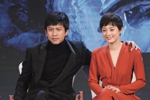 网友偶遇邓超孙俪拍摄新片,他们俩人是因戏结缘吗?