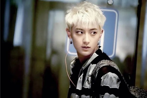 有哪些明星家里很有钱，是富二代？