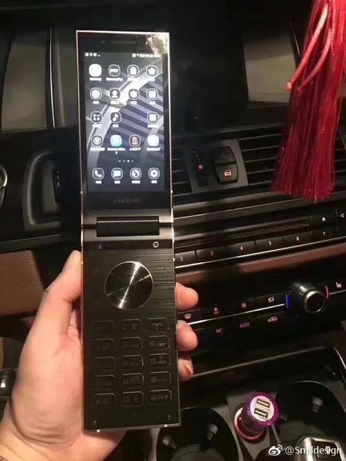 三星万元翻盖旗舰W2018曝光：外观拉风