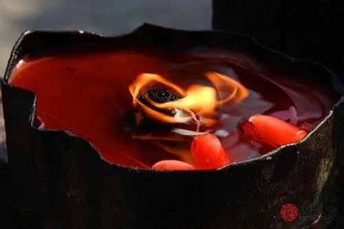 古代墓室的长明灯为何千年不灭?