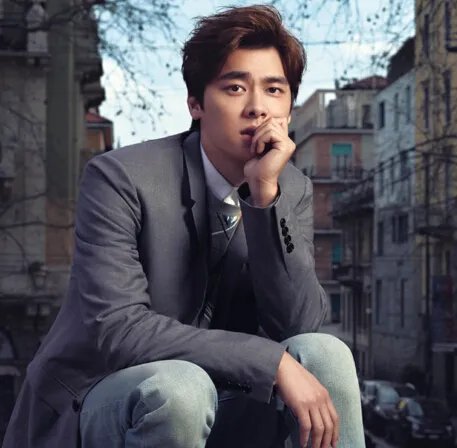 李易峰是不是家境很好 再次走红晋升国民男神