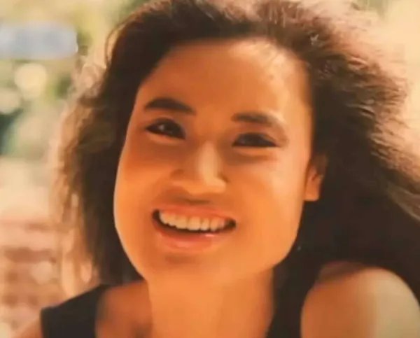 曾是高配版林允儿，整容上瘾后自己注射色拉油，结果怎么样了呢？