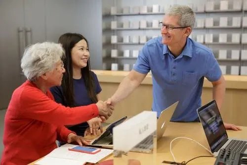 如何看待苹果零售店被砸的这个事件？