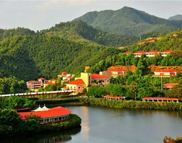 梅州雁鸣湖景色很美吗？