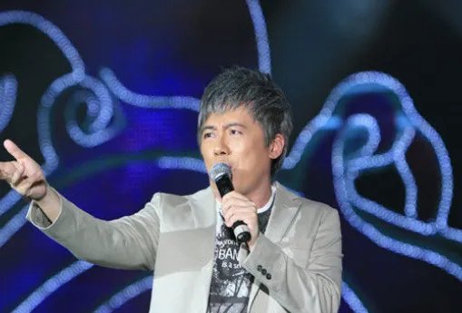 我承认都是月亮惹的祸。。。。。是什么歌？