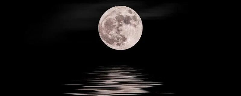 月是故乡明课文原文