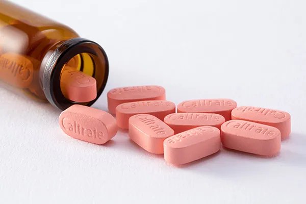 钙片什么时候吃最好早上还是晚上