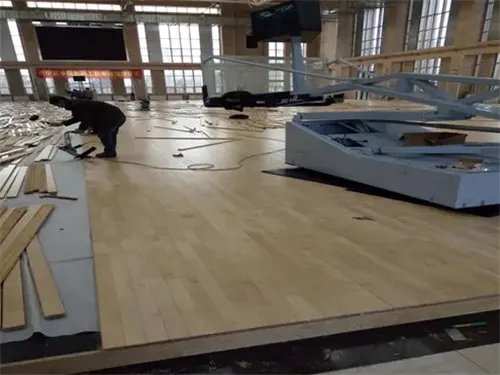 运动地板怎么安装