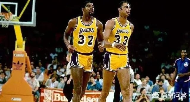 杰里韦斯特对于湖人的贡献有多大？为什么湖人球员甚至球迷很尊敬他？