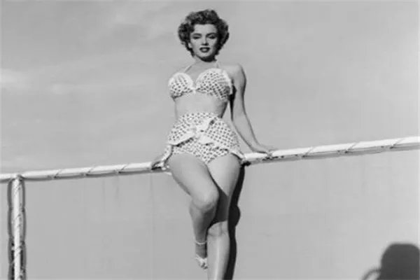 世界十大最漂亮的大胸美女 第七又称性感小猫，看后别喷鼻血