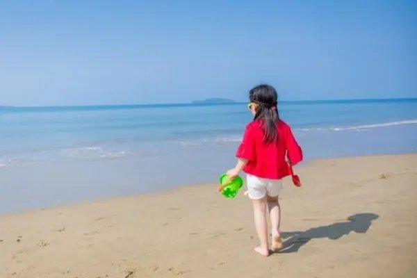 《赶海的小姑娘》儿歌歌词是什么？