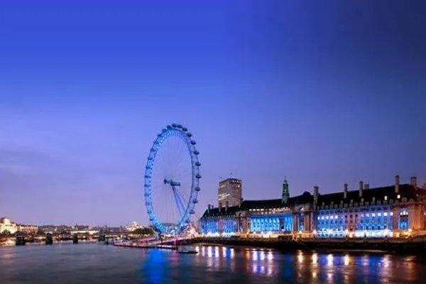 如何实现出境自由游？