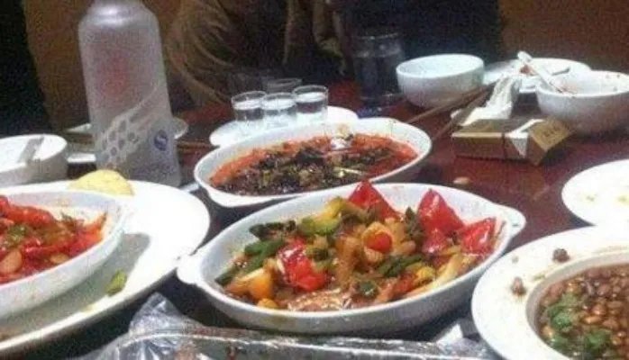 女职员饭局死亡是怎么回事:真相是什么为什么会死亡原因