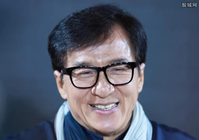 成龙百亿财产分配曝光 成龙身价多少亿2017