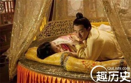 皇帝宠幸妃子时为什么要裸身才能进寝宫？