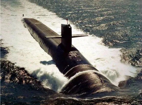 核潜艇的图片