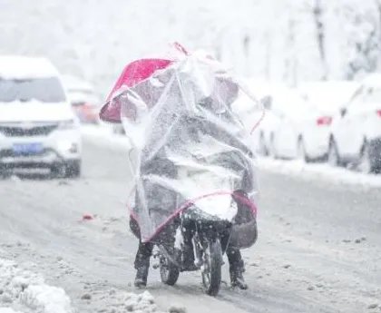 哪个地方暴雪致13人死亡？