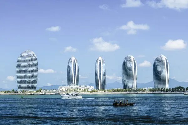 三亚实行临时性全域静态管理，当地的疫情处于什么阶段？