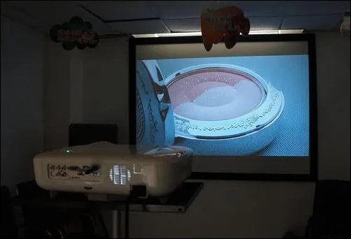 投影仪无信号应该如何解决？