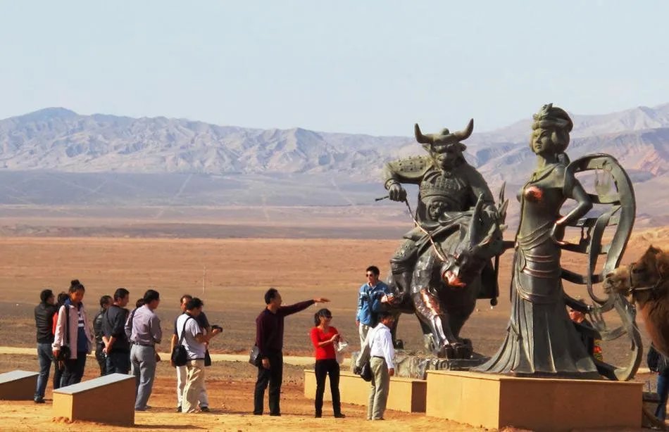 铁扇公主铜像敏感部位“被裸露”