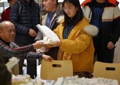 高校为考研学生做知识点蛋糕，学校这样做的目的是什么？