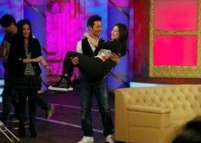 赵薇黄晓明的关系到底有多好？