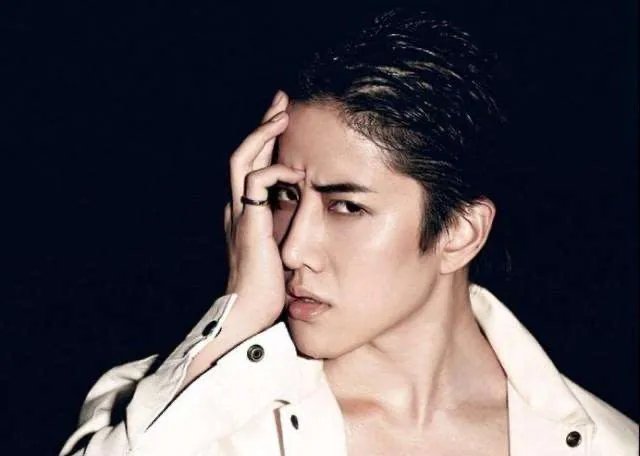 Mike为争儿子抚养权节衣缩食，这是否存在卖惨嫌疑？