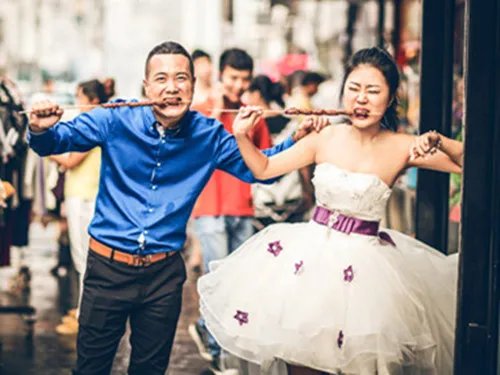 个性婚纱照造型推荐 几招教您拍出个性的婚纱照