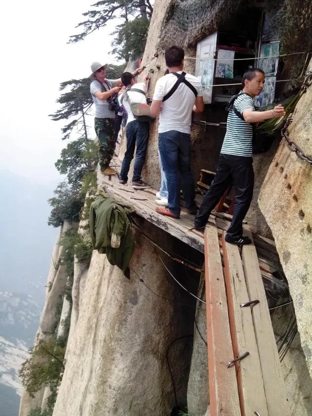 华山为何被称为“奇险天下第一山”？