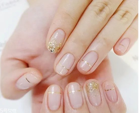 美甲裸粉色款式图片2018 新款裸色美甲图案大全