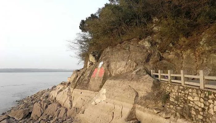 火烧赤壁的故事 火烧赤壁的故事简介