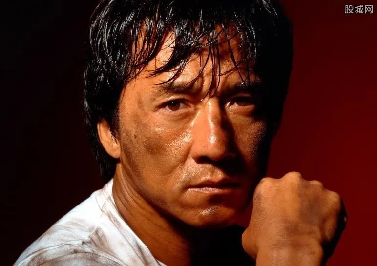 成龙百亿财产分配曝光 成龙身价多少亿2017