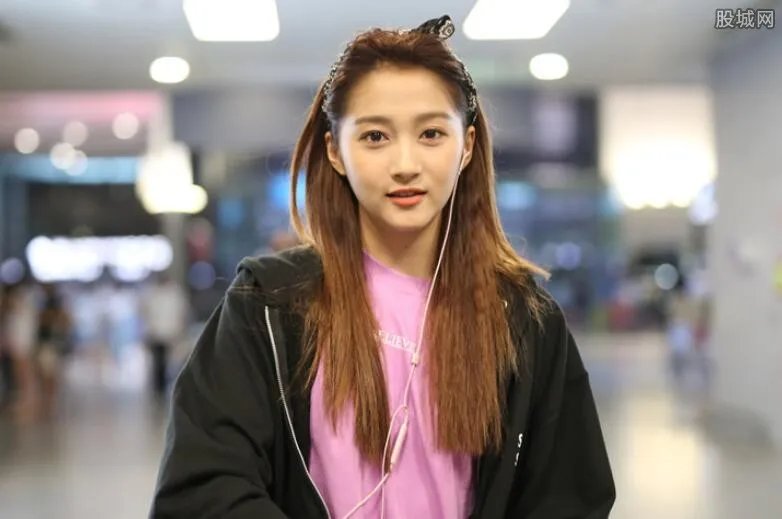 董力关晓彤恋情曝光 董力关晓彤恋爱？