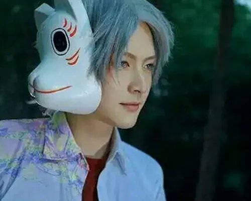 小小白参加天天向上玩起cos 素颜照曝光网友直呼帅到窒息