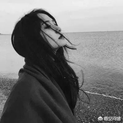 长发高冷女生头像？