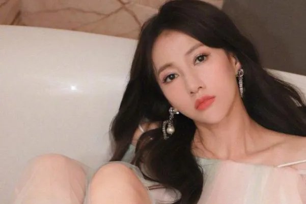 弦子最好听的歌曲top10：《不得不爱》上榜，第二满满回忆