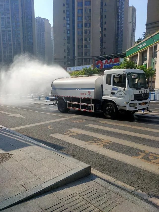 重庆高温预警预计气温达到四十℃以上,重庆的崽儿们感受到了吗?