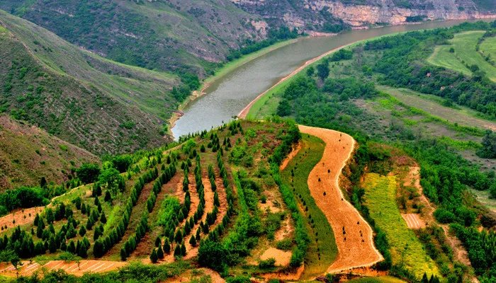 泾渭分明是同一条河吗 渭泾分明是指同一条河吗