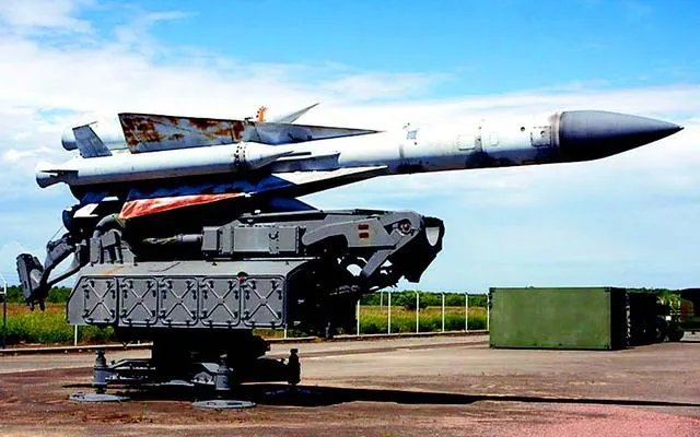 美国B2隐形轰炸机的造价是多少？觉得如何？