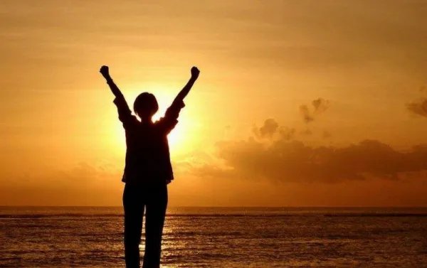 既然不爱我就别伤害我,别让这痛苦蔓延是哪首歌里的歌词,是女生唱的