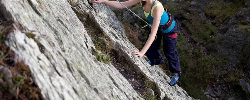 梦见自己爬坡是什么意思 做梦梦见自己爬坡好不好