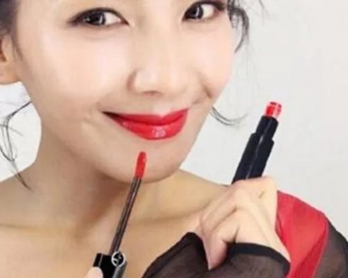 刘涛晒照穿透视装 被赞美出新高度