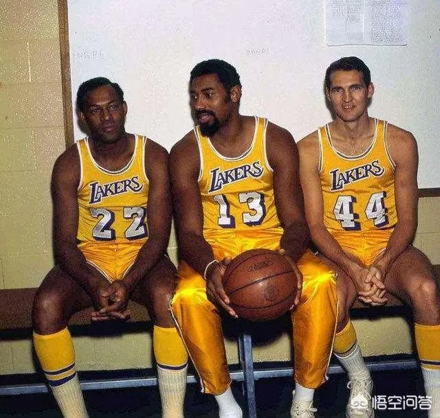 杰里韦斯特对于湖人的贡献有多大？为什么湖人球员甚至球迷很尊敬他？