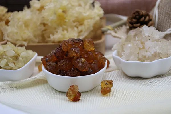 雪燕桃胶皂角米的功效与作用禁忌