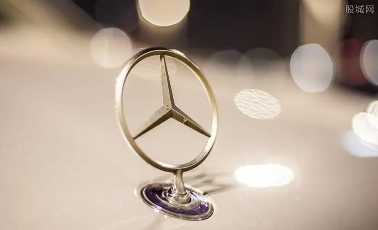 奔驰官方降价了吗 2019奔驰最新降价车型