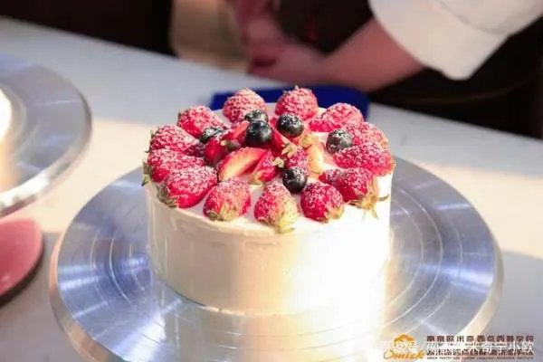 蛋糕培训班要多少钱？