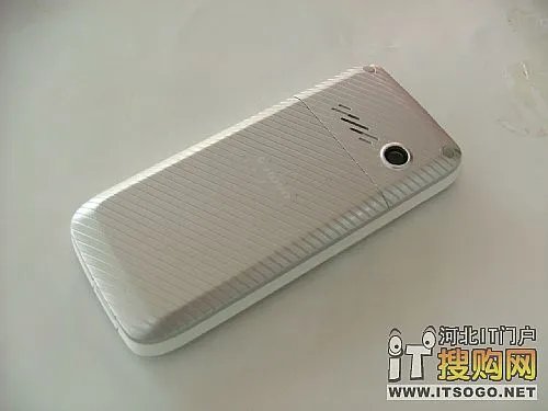 问苍茫大地“六”款新品手机谁主沉浮