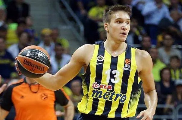 现同效力于NBA的博格达诺维与博格达诺维奇相比，两者实力谁更胜一筹？