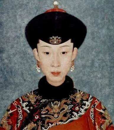 历史上真实的令妃是什么样的？令妃的儿子是谁？