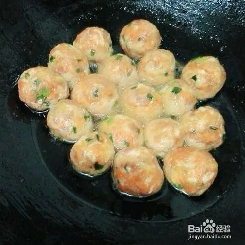 请问怎样炸肉丸子好吃?